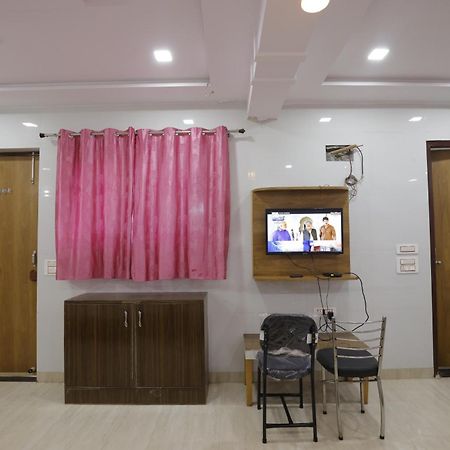 Basil Inn Home Stay Walking Distance From Taj Mahal Agra Agra  Exterior photo