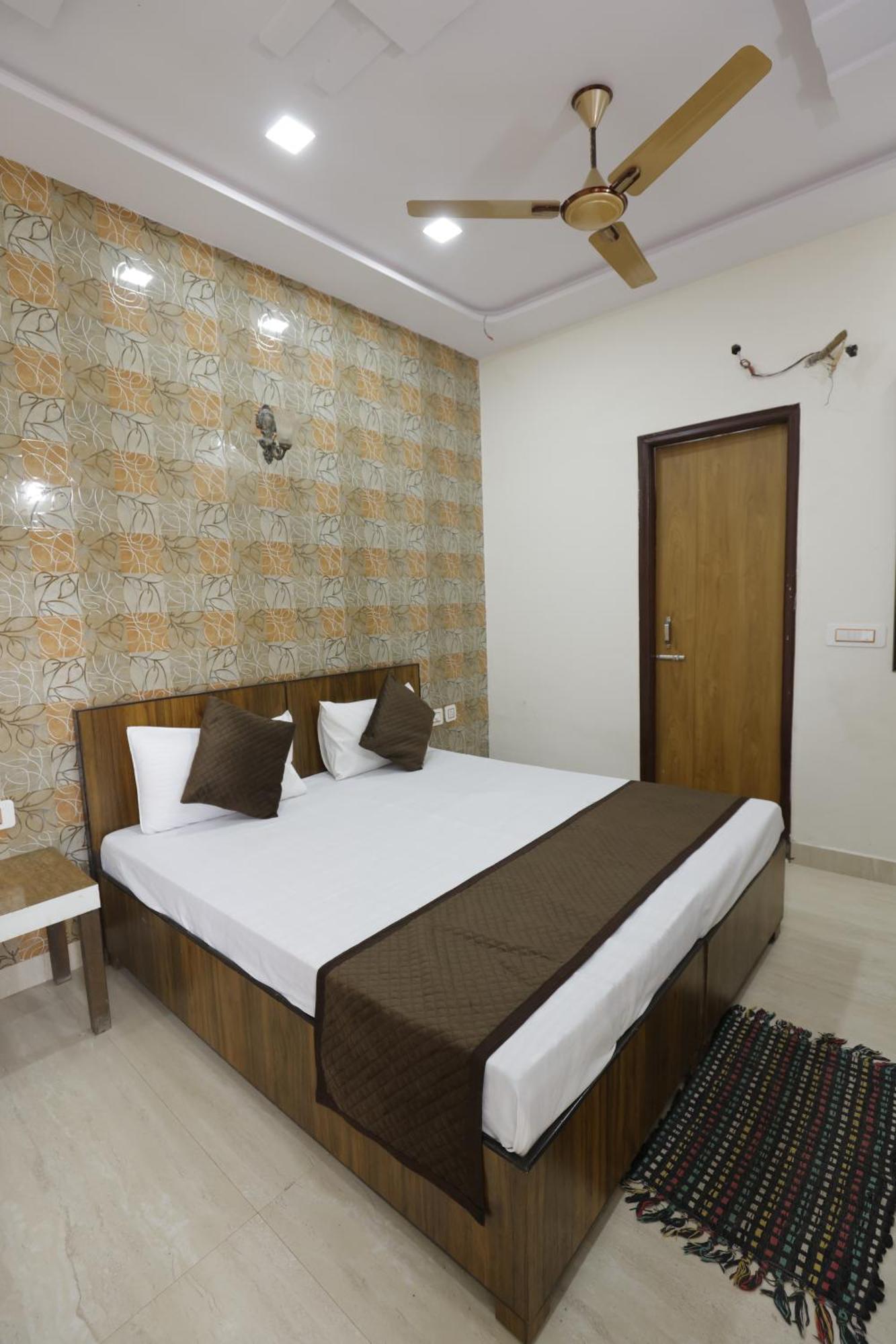 Basil Inn Home Stay Walking Distance From Taj Mahal Agra Agra  Exterior photo